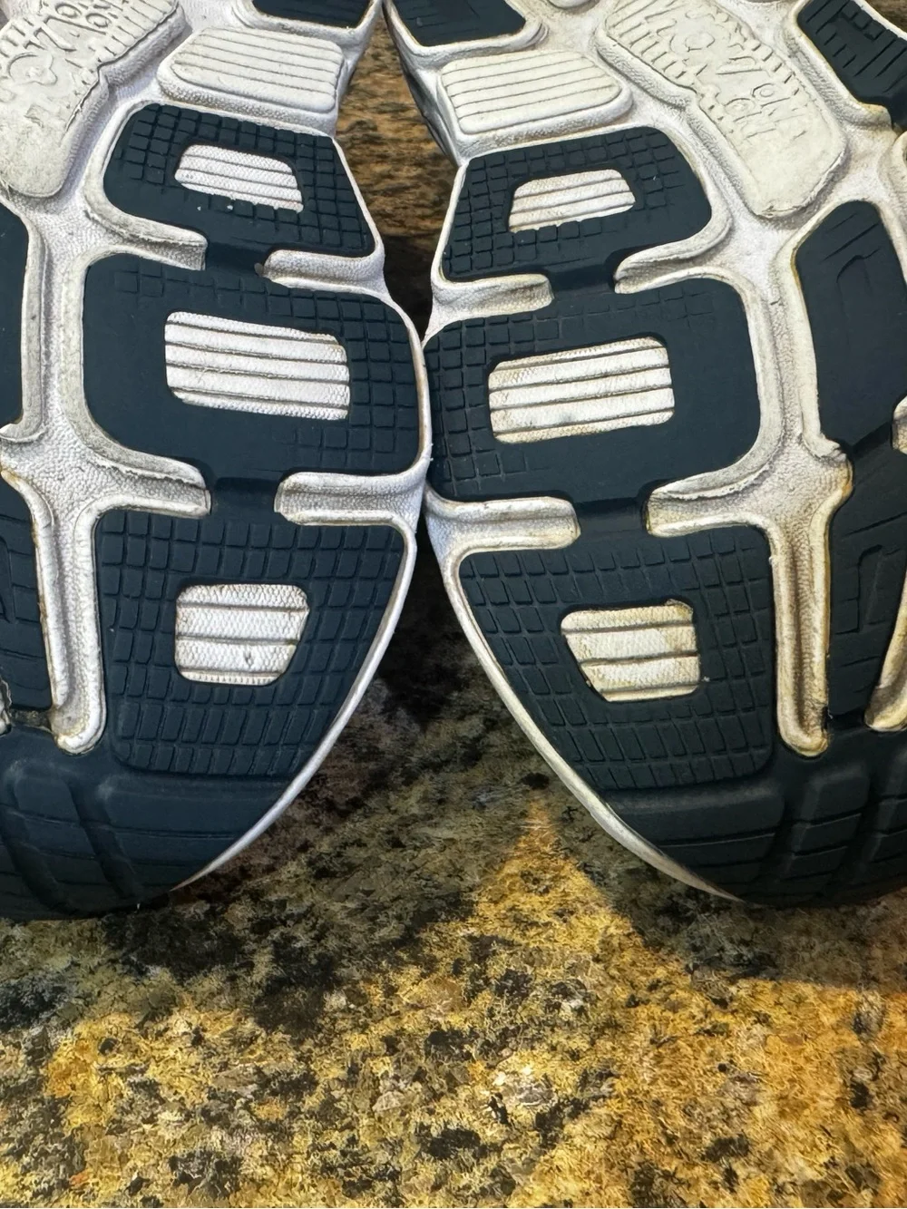 Hoka One One Bondi 6 Womens Size 10 Gray Blue Athletic Running Shoes Sneakers